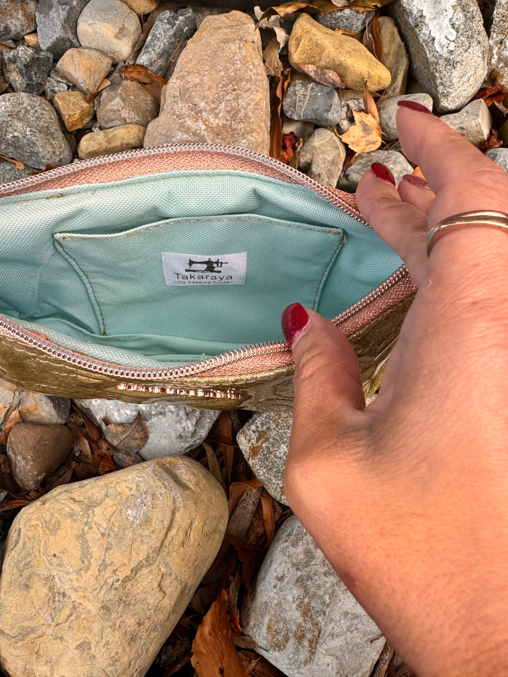 Glitter gold with quilted heart pouch