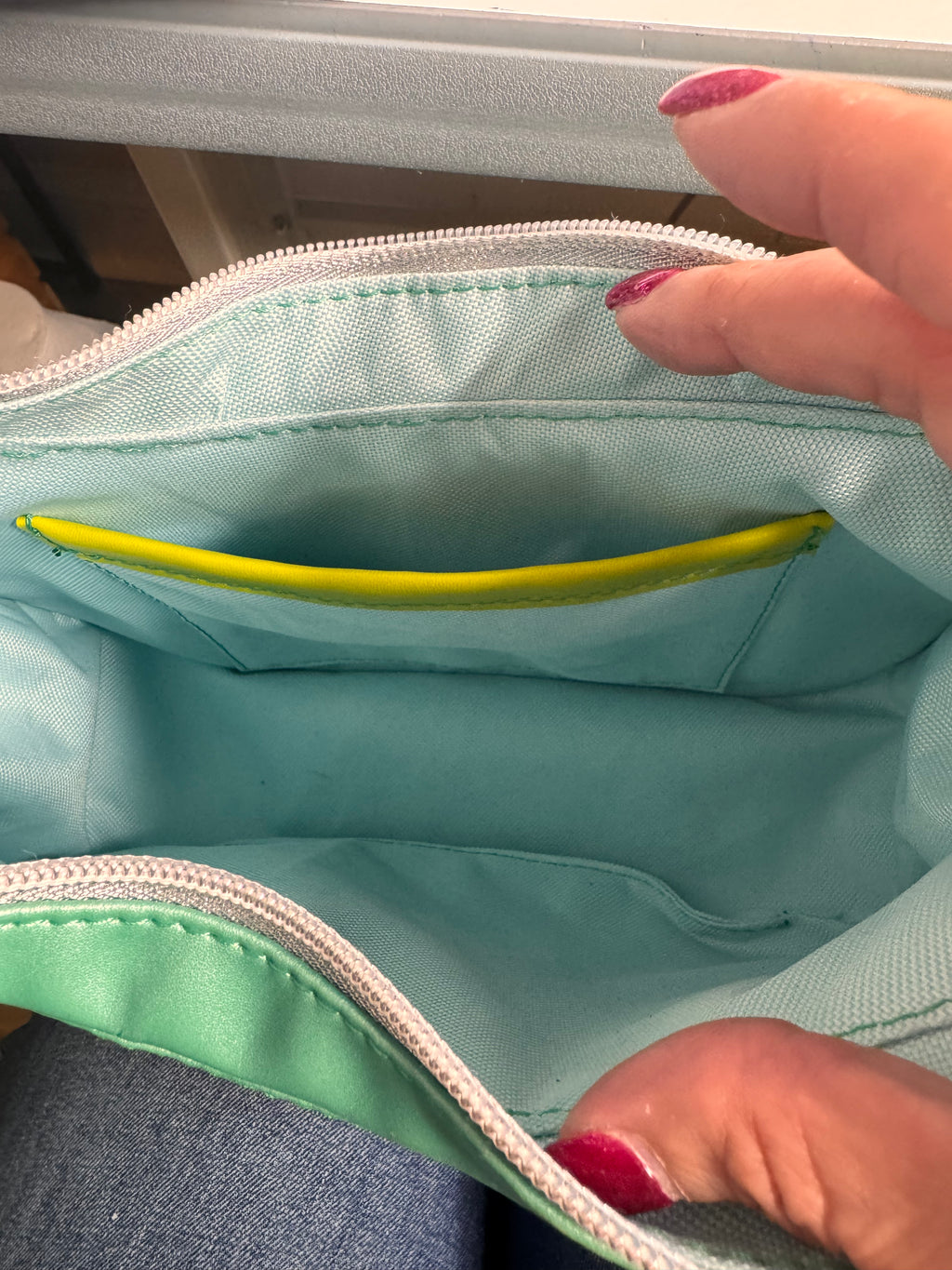 Light green shoulder bag